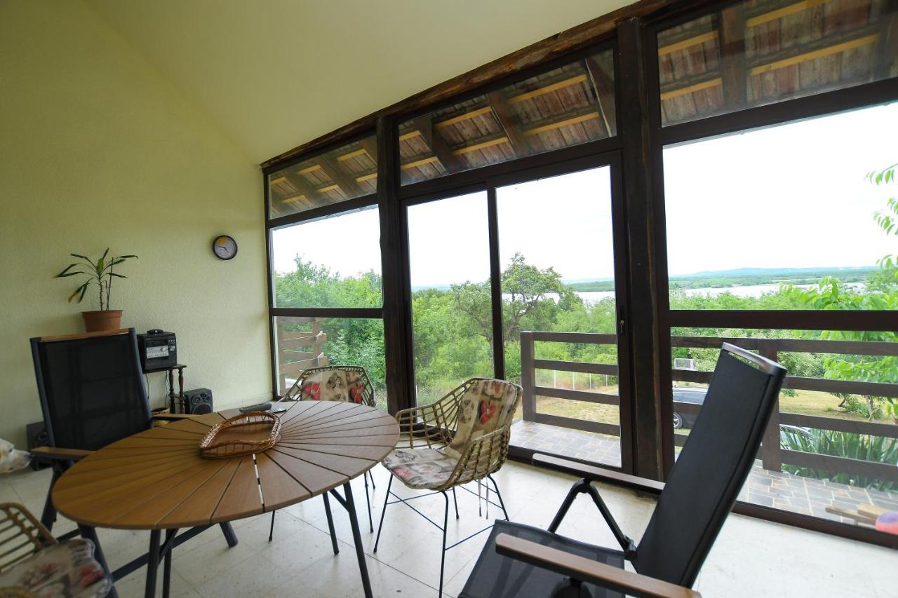 Weekendaya Villa *